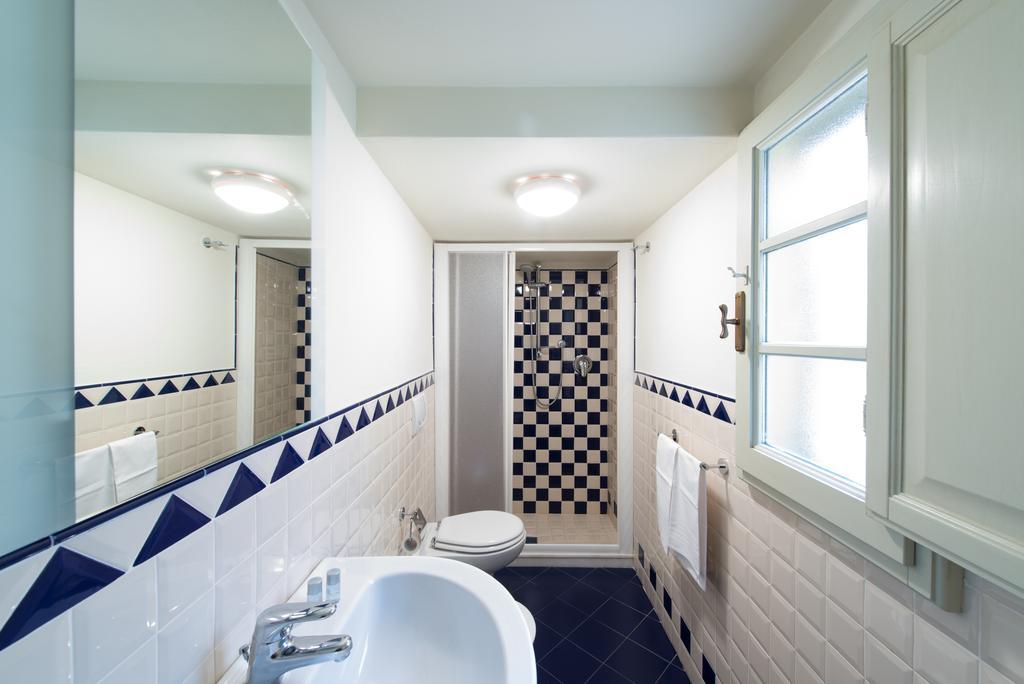 Hotel Palazzo Piazza Mazzini Pescia Pokoj fotografie